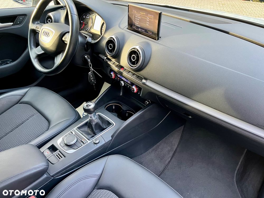 Audi A3 Sportback - 16