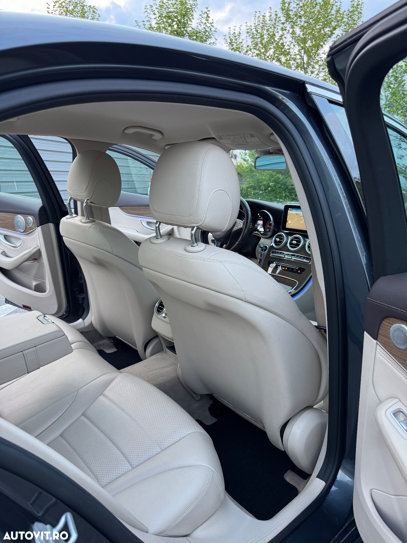 Mercedes-Benz C 300 BlueTec Hybrid - 18