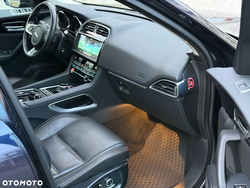 Jaguar F-Pace 2.0 i4D AWD Portfolio - 10