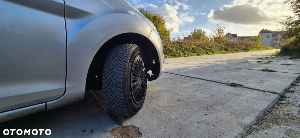 Ford Fiesta - 12