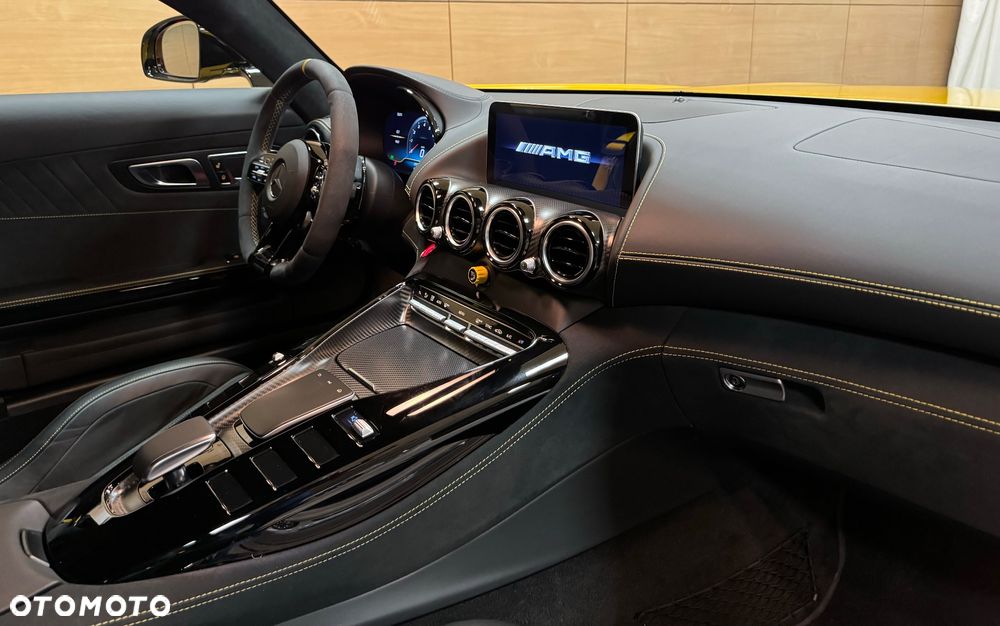 Mercedes-Benz AMG GT R - 16