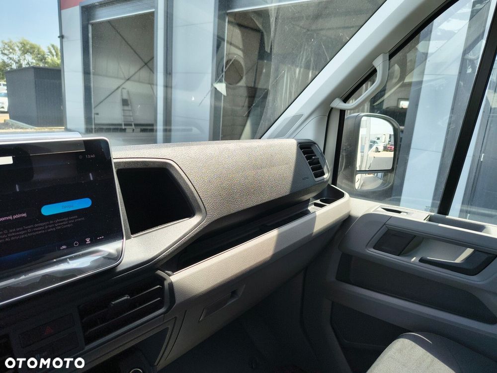Volkswagen Crafter 2,0 l EURO VI SCR 163 KM / skrzynia biegów: Przedni napęd automatyczna 8-biegowa rozstaw osi: 4490 mm - 15