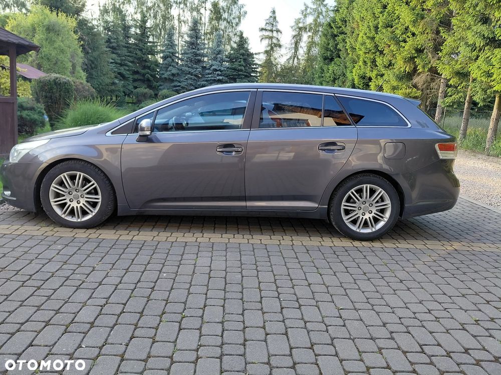Toyota Avensis - 1