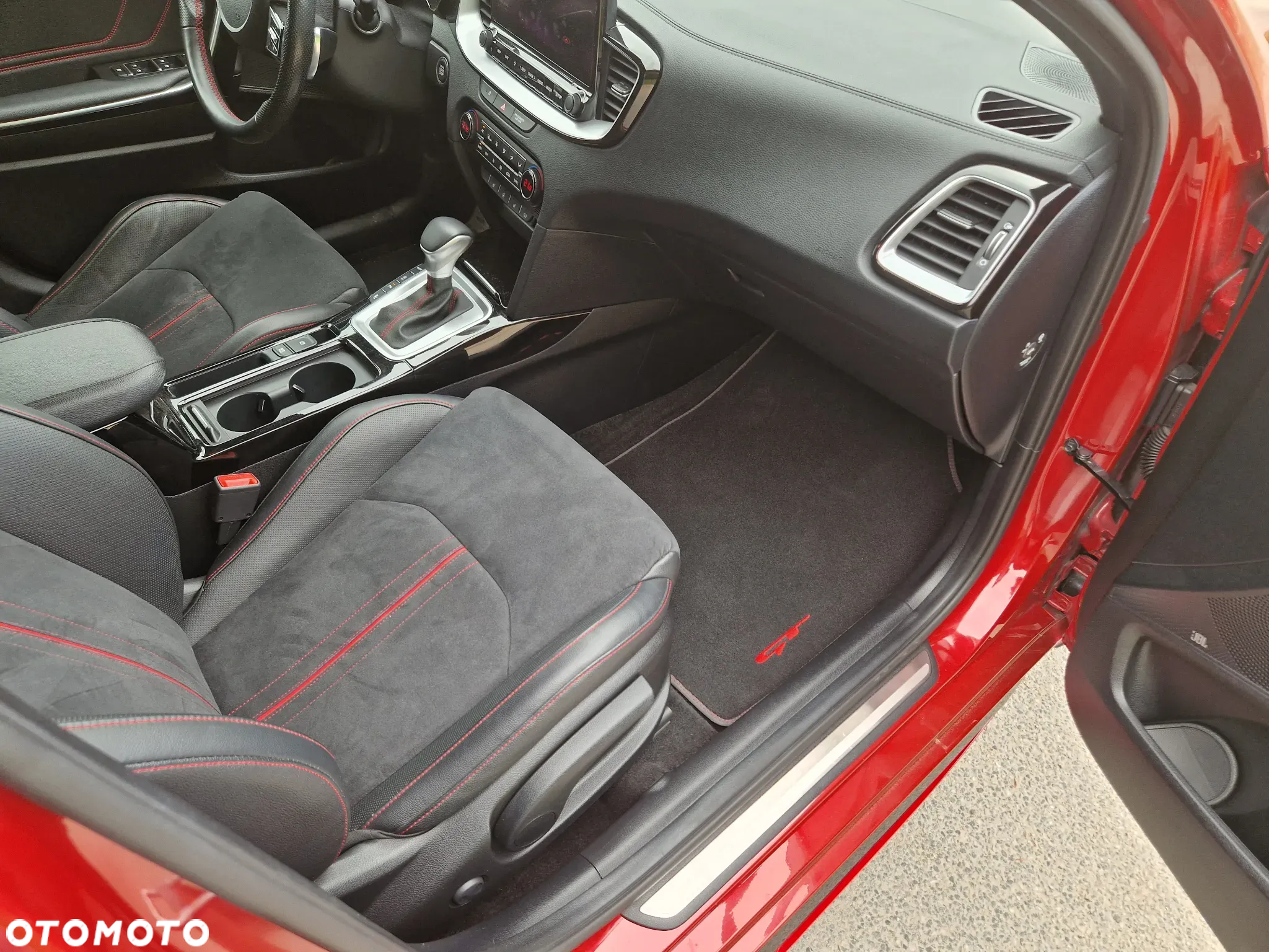 Kia ProCeed 1.6 T-GDI GT DCT - 16