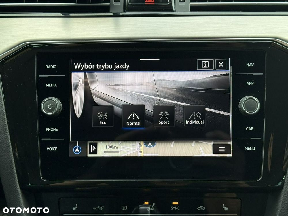 Volkswagen Passat Variant 2.0 TDI Elegance DSG - 28