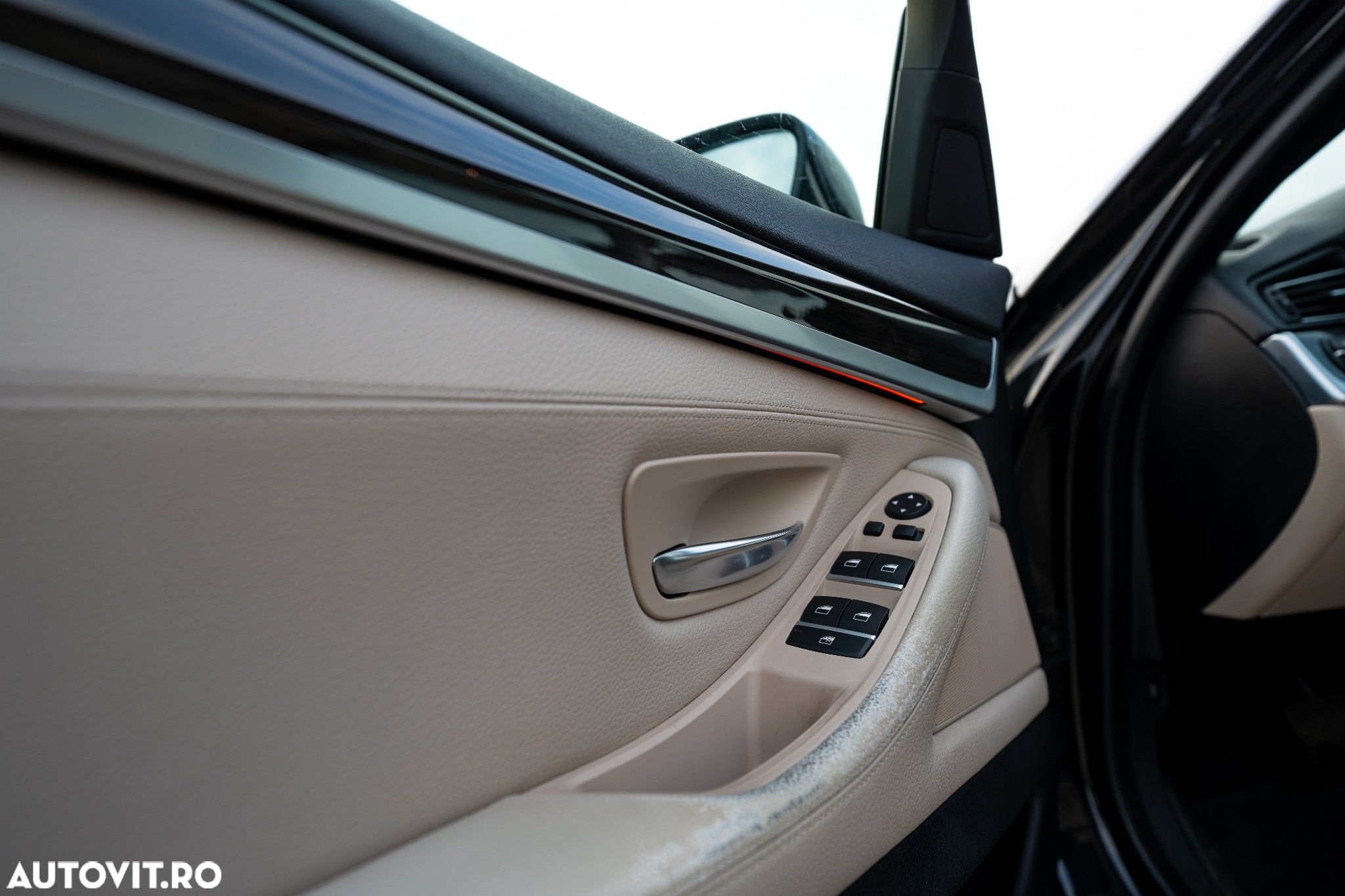 BMW Seria 5 535i xDrive - 29