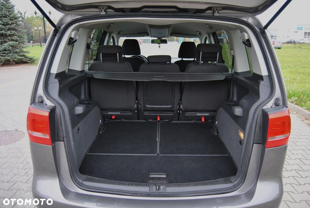Volkswagen Touran - 13