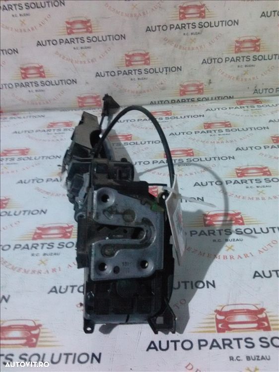 broasca usa dreapta spate renault clio 3 an fabr. 2011 - 1