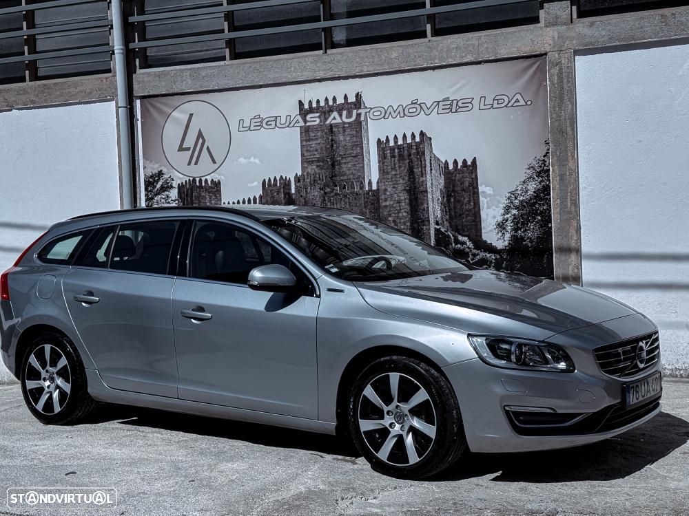 Volvo V60 2.4 D6 Momentum AWD Phev - 1