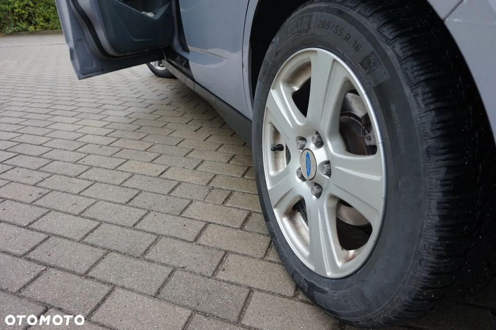 Ford Grand C-MAX - 12