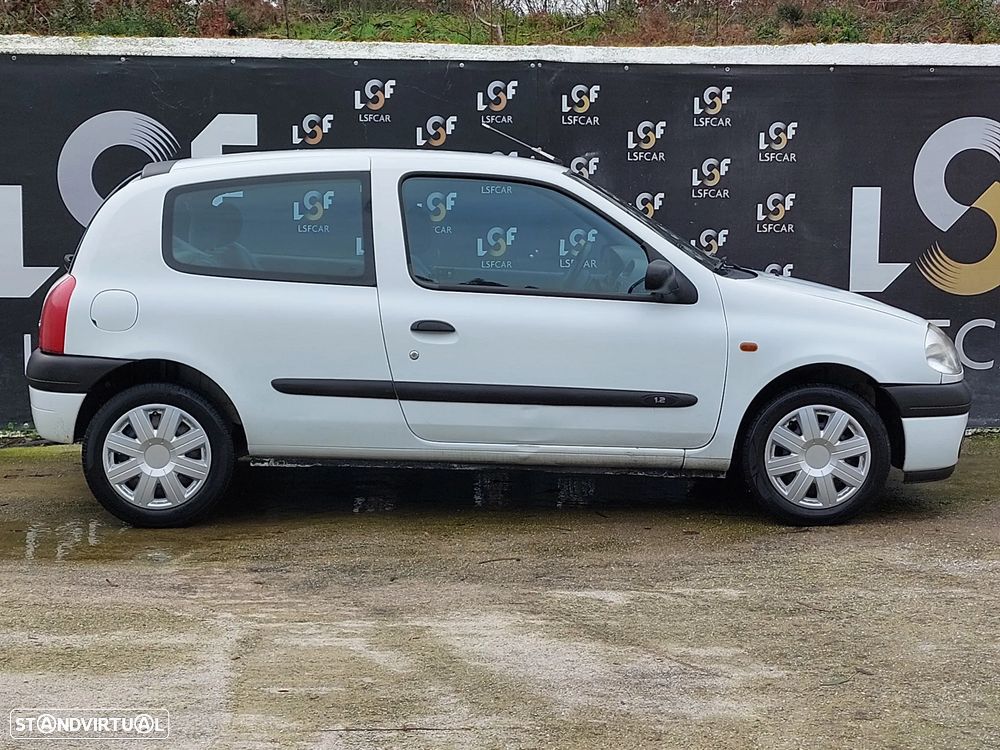 Renault Clio 1.2 RT - 8