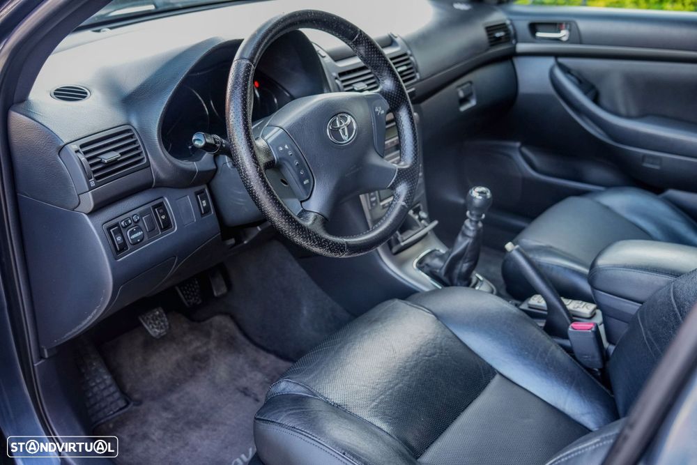 Toyota Avensis SW - 28