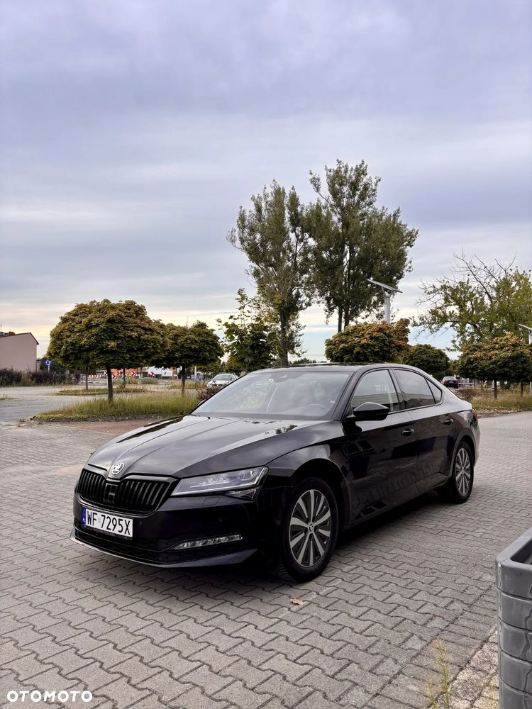 Skoda Superb 2.0 TDI SCR Style DSG - 4