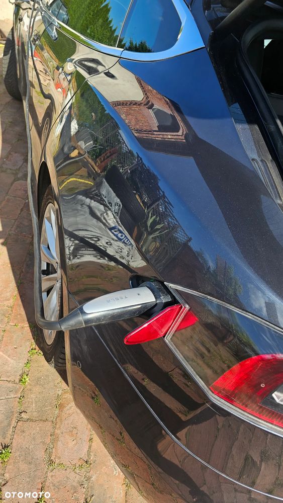 Tesla Model S - 9