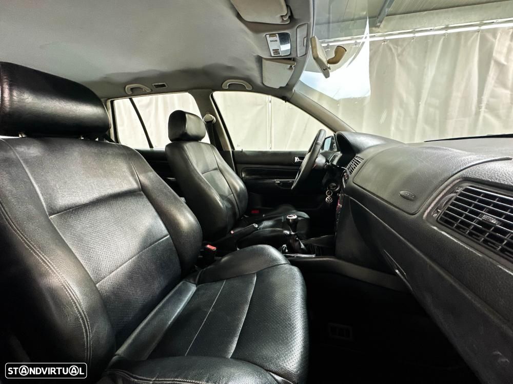 VW Golf 1.9 TDi 25 Anos - 27
