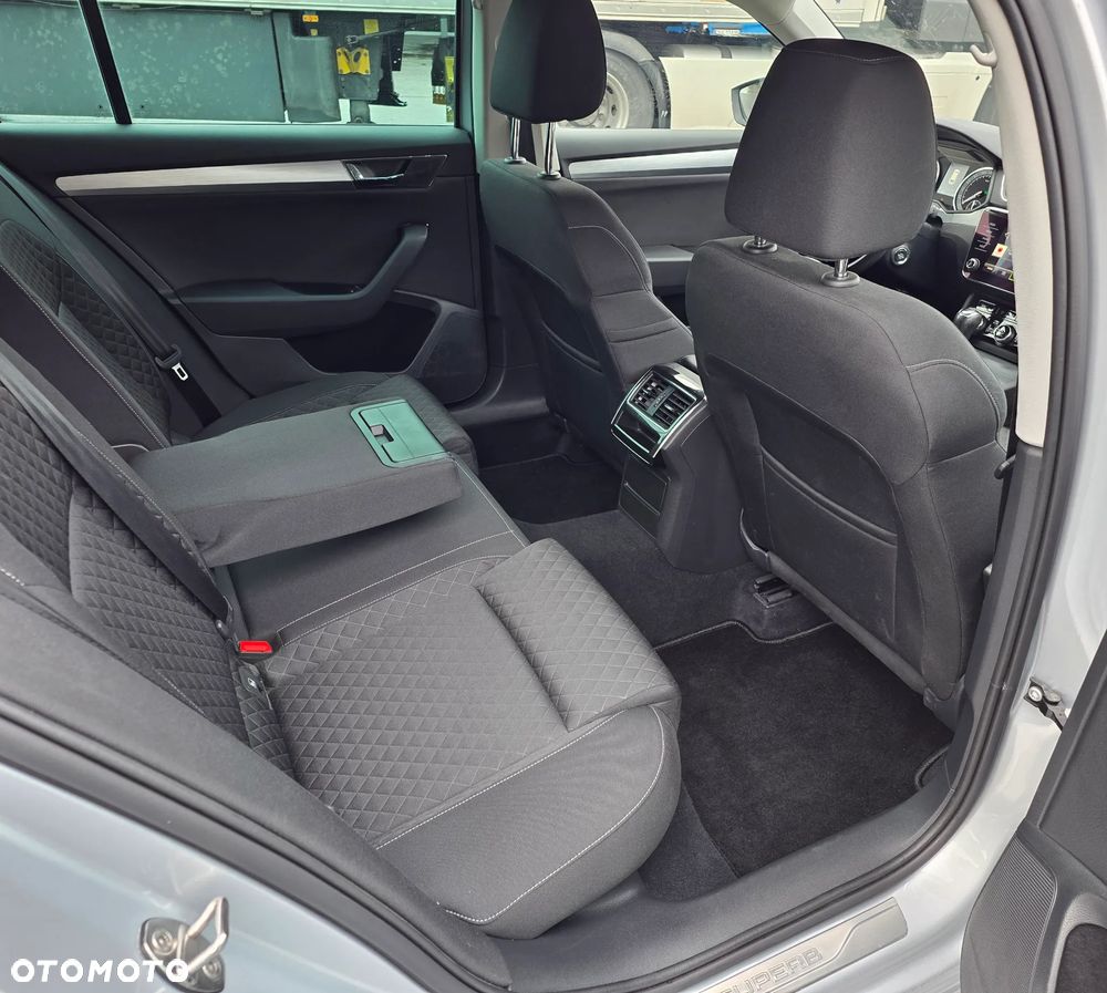 Skoda Superb 2.0 TDI DSG Sportline - 15