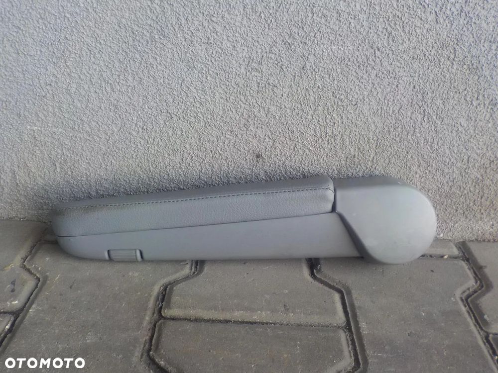 VW T5 T6 PODŁOKETNIK FOTELA LEWY - 1