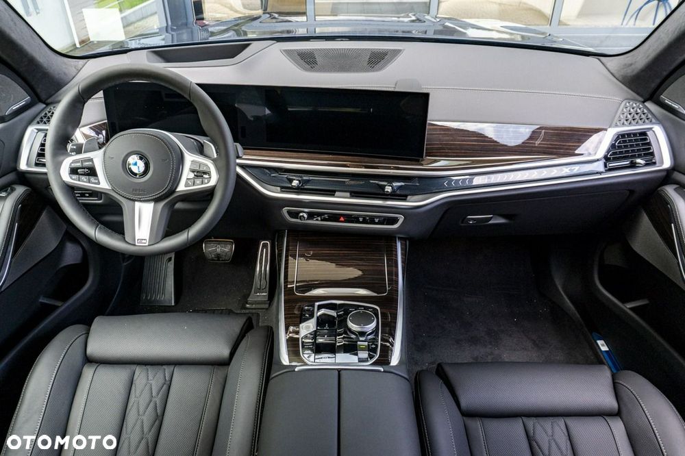 BMW X7 - 16