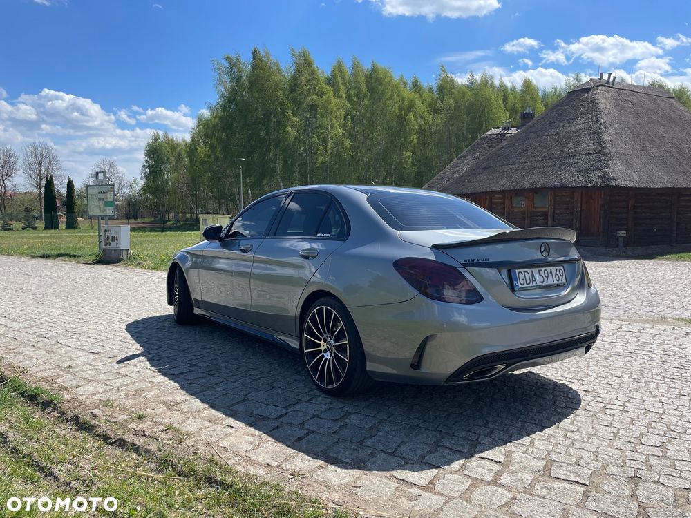 Mercedes-Benz Klasa C 300 7G-TRONIC AMG Line - 4