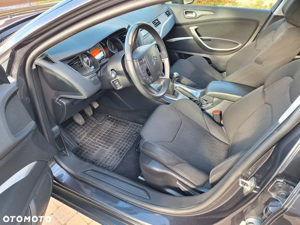 Citroën C5 Tourer HDi 115 FAP Tendance - 8