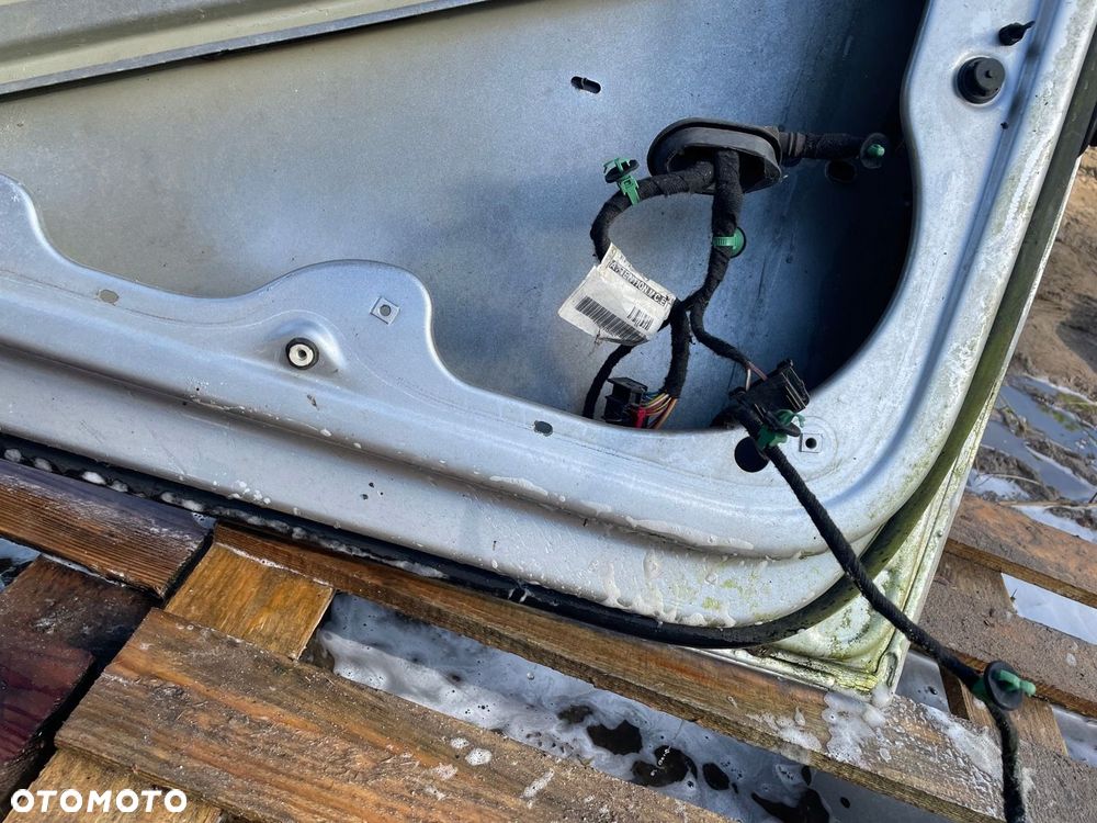 vw touran I drzwi lewe przód przednie kod lakieru - LA7W - 10