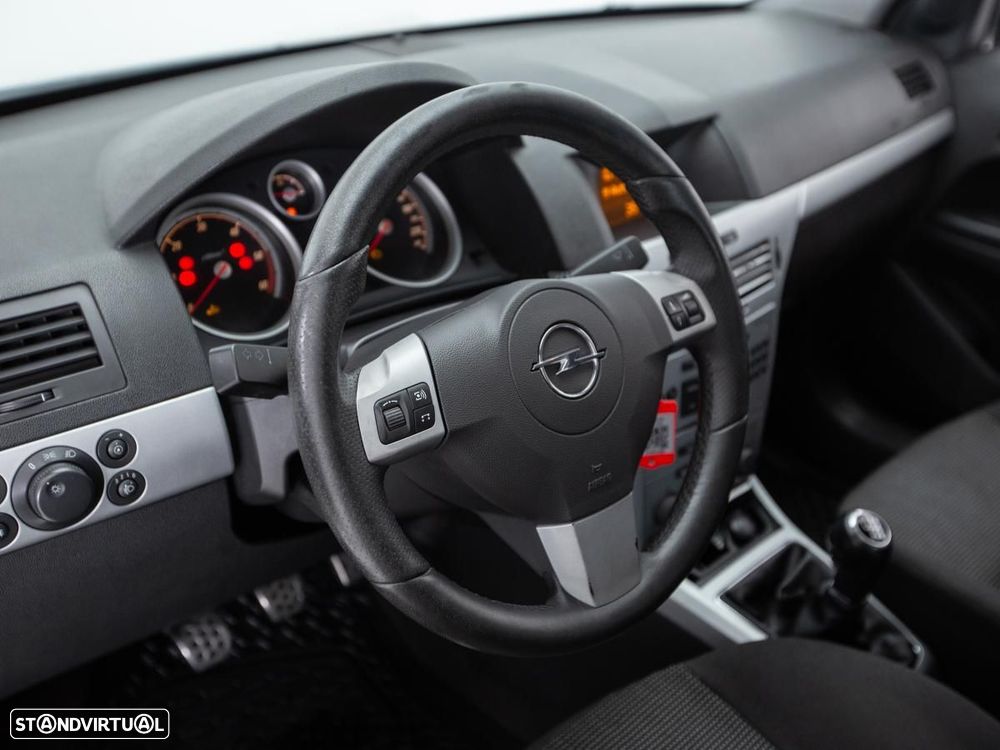 Opel Astra Sports Tourer - 15