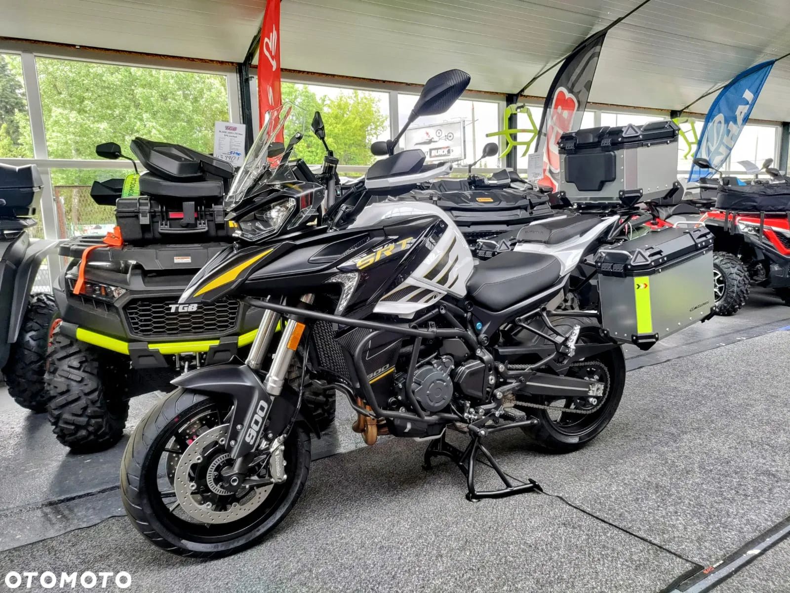 QJMOTOR 900 S - 1
