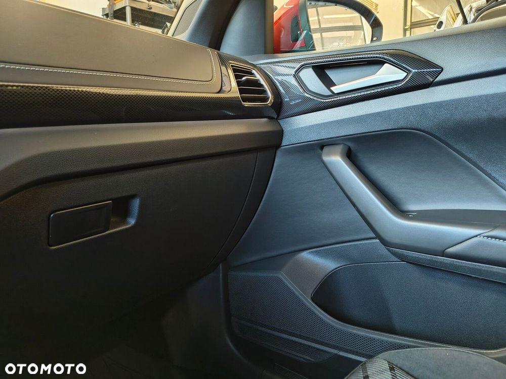 Volkswagen T-Cross 1.0 TSI R-Line Plus DSG - 24