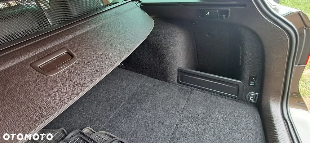 Volkswagen Passat 2.0 TDI Highline - 25