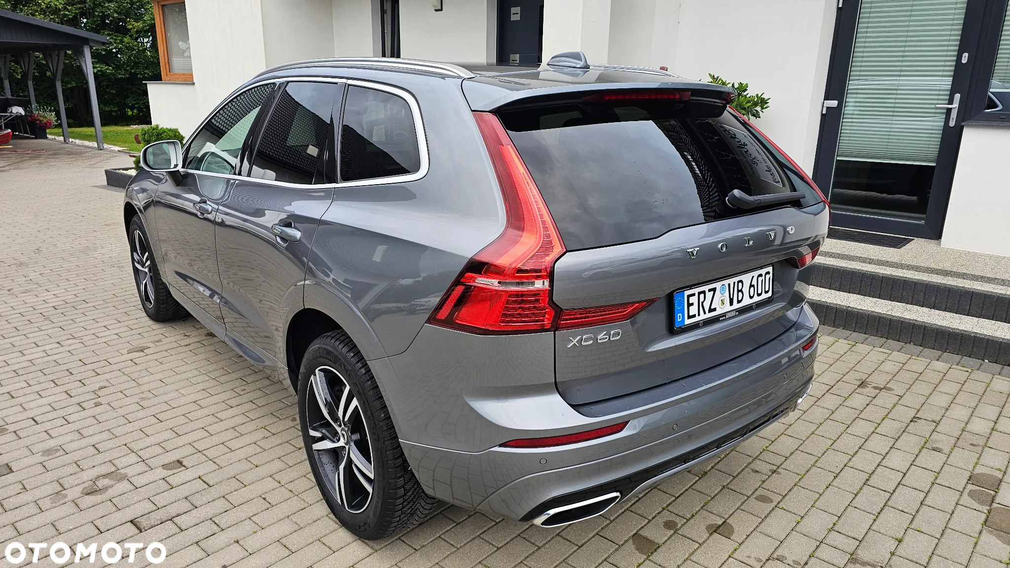Volvo XC 60 D4 R-Design - 4
