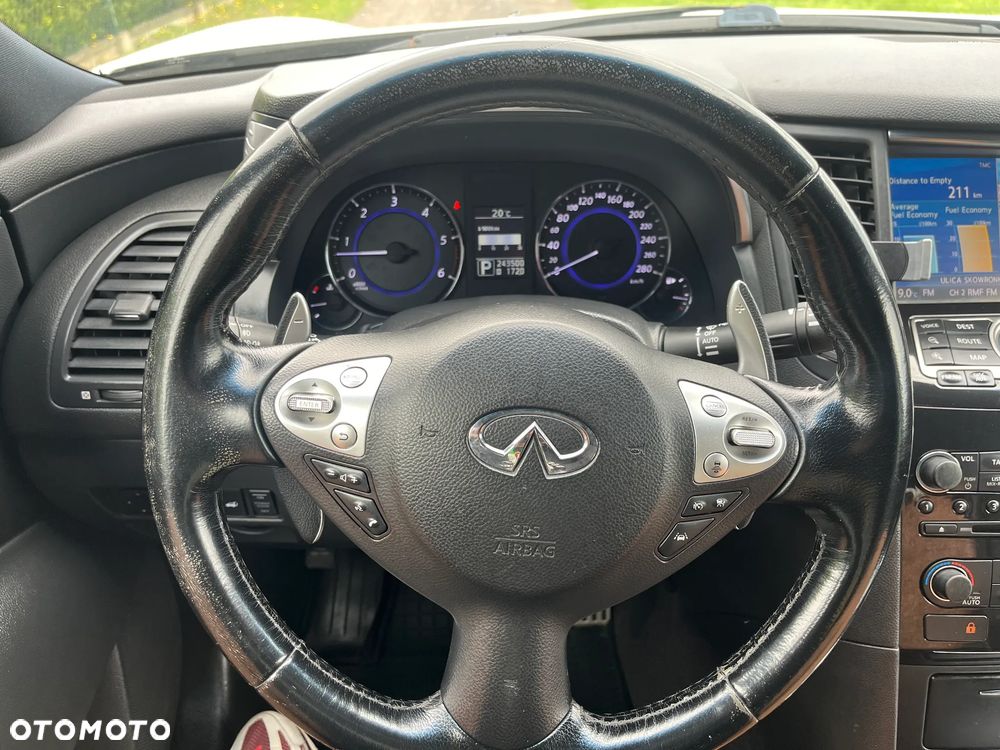 Infiniti FX FX30d S - 9