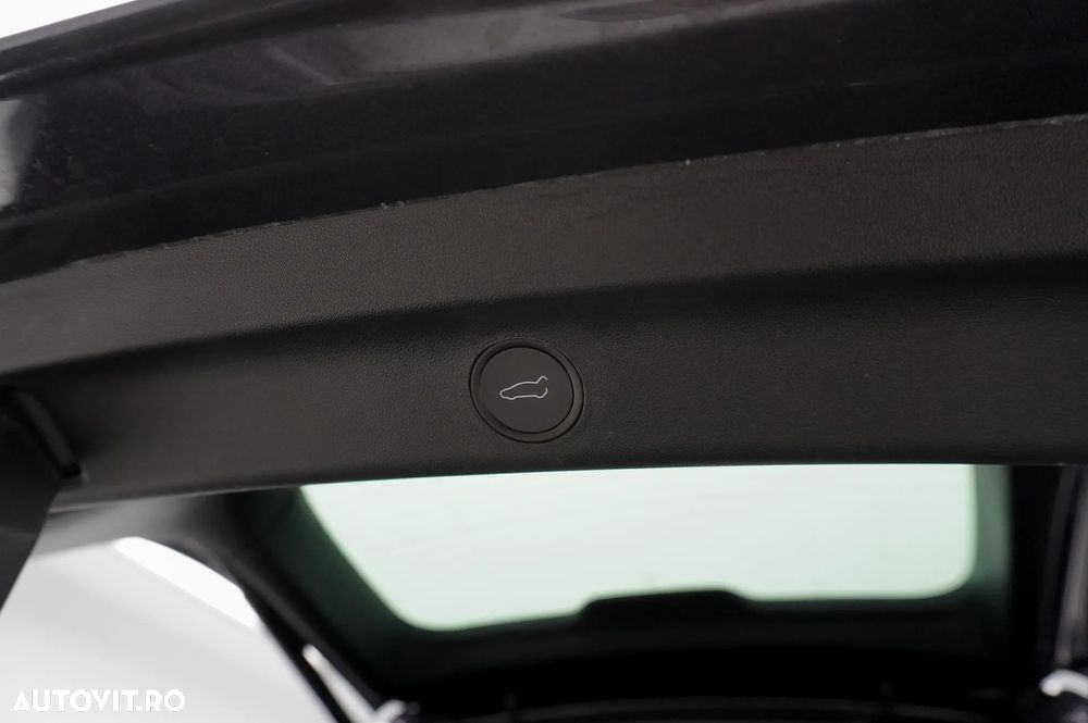 Tesla Model Y AWD Long Range - 40
