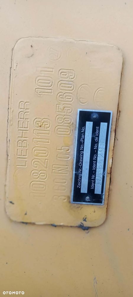 Liebherr R906C LC - 5