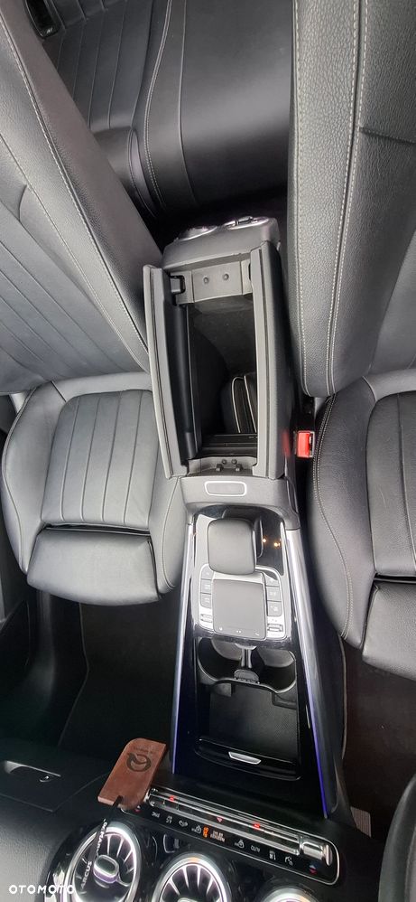 Mercedes-Benz Klasa B 180 7G-DCT Edition 19 - 23