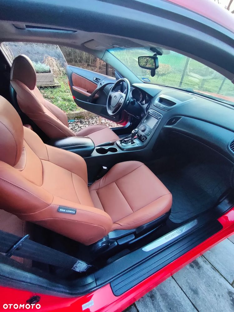 Hyundai Genesis Coupe 3.8 V6 Automatik - 12