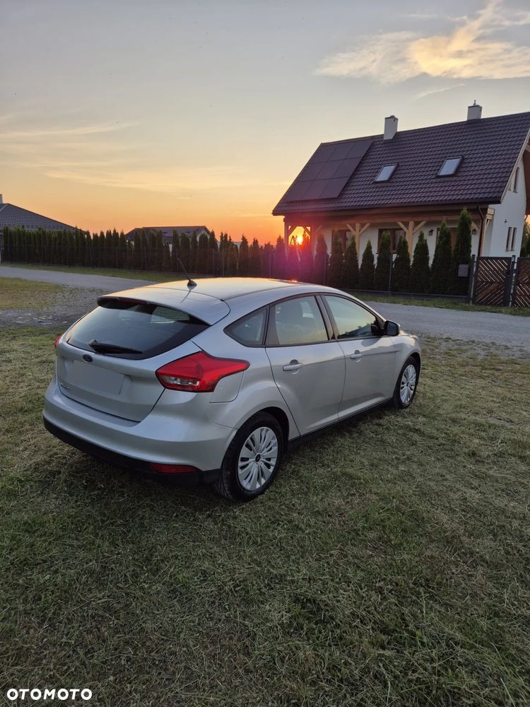 Ford Focus 1.6 Trend - 8