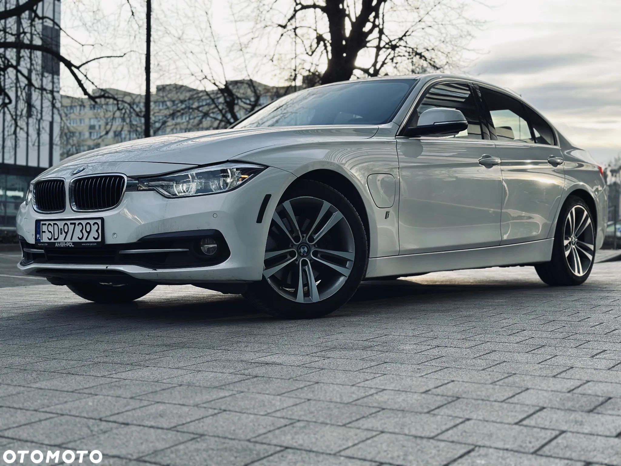 BMW Seria 3 330e iPerformance - 1
