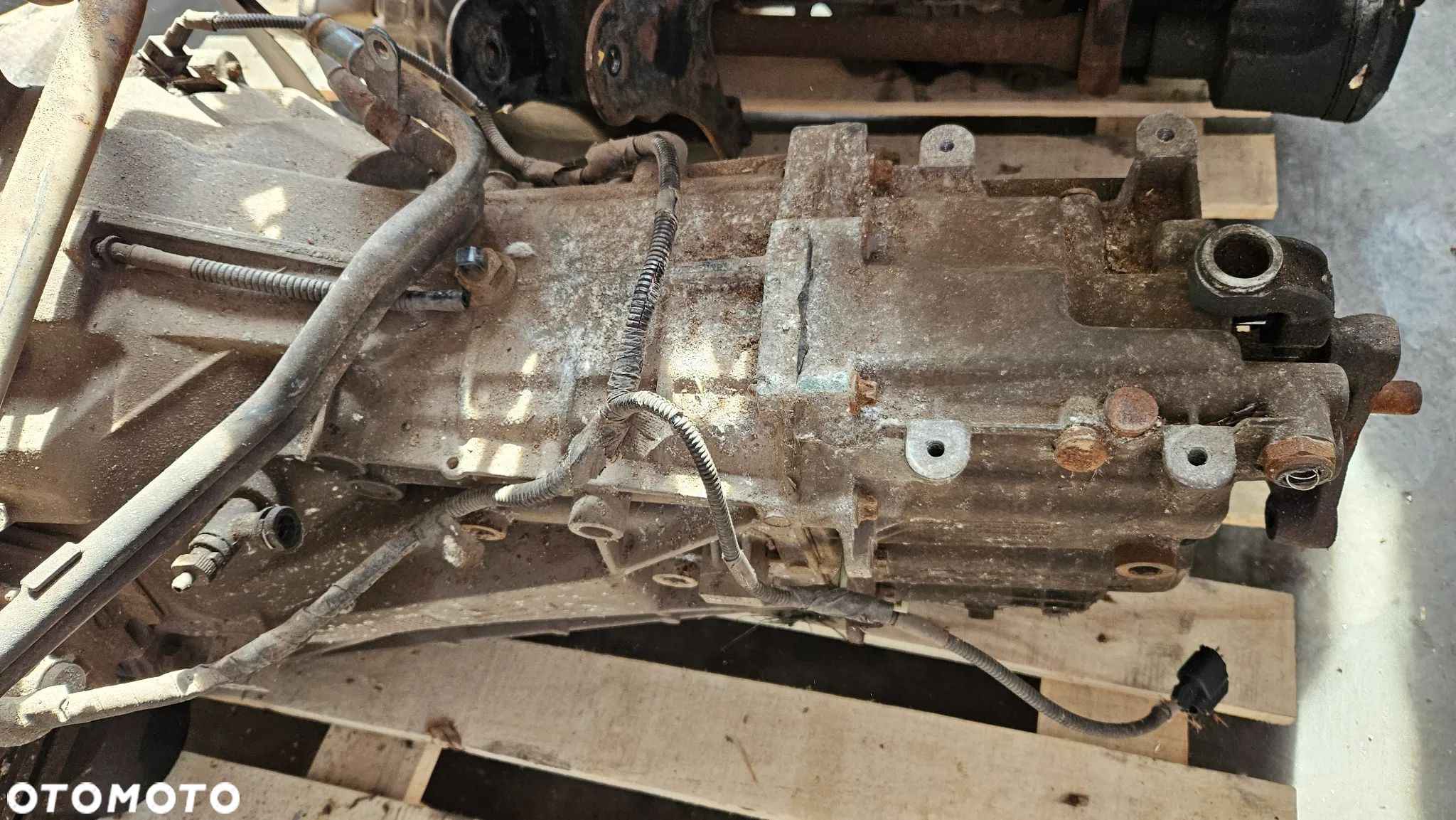 Ford Transit MK7 2.4  TDCI skrzynia biegów  4C1R 7003 AA - 1