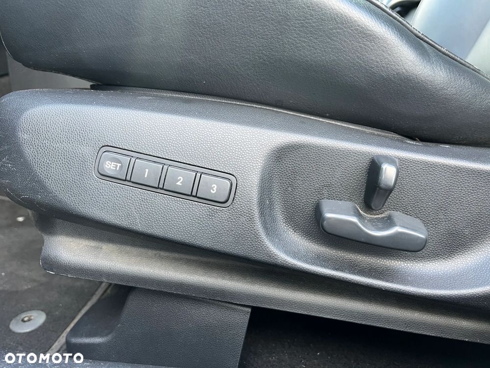 Mazda CX-7 2.2 CD Exclusive + - 25