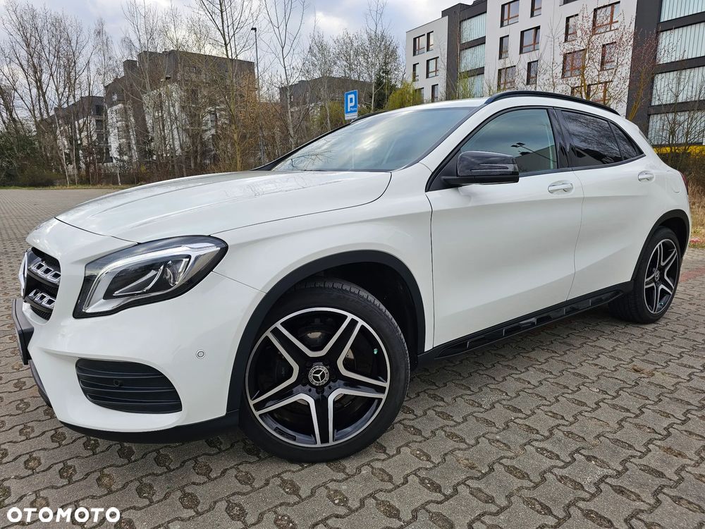 Mercedes-Benz GLA 200 7G-DCT AMG Line - 2