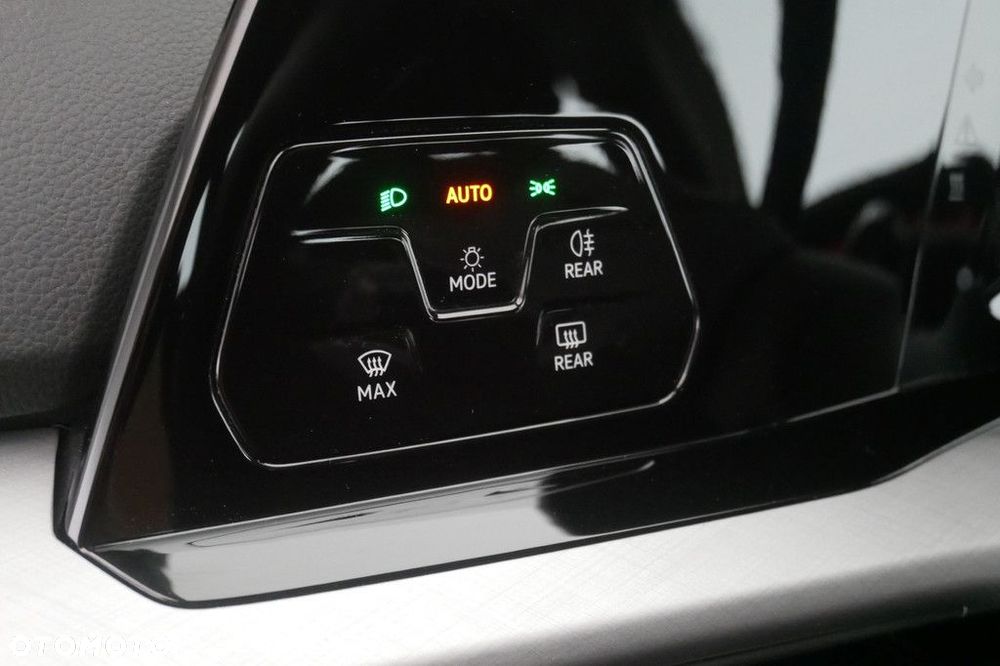 Volkswagen Golf - 22