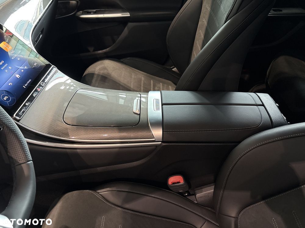 Mercedes-Benz GLC 300 mHEV 4-Matic AMG Line - 16