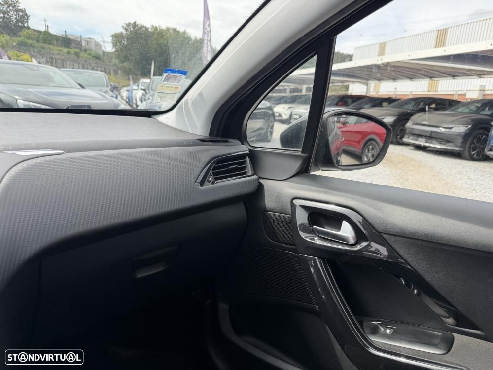 Peugeot 208 1.4 HDi Allure - 13