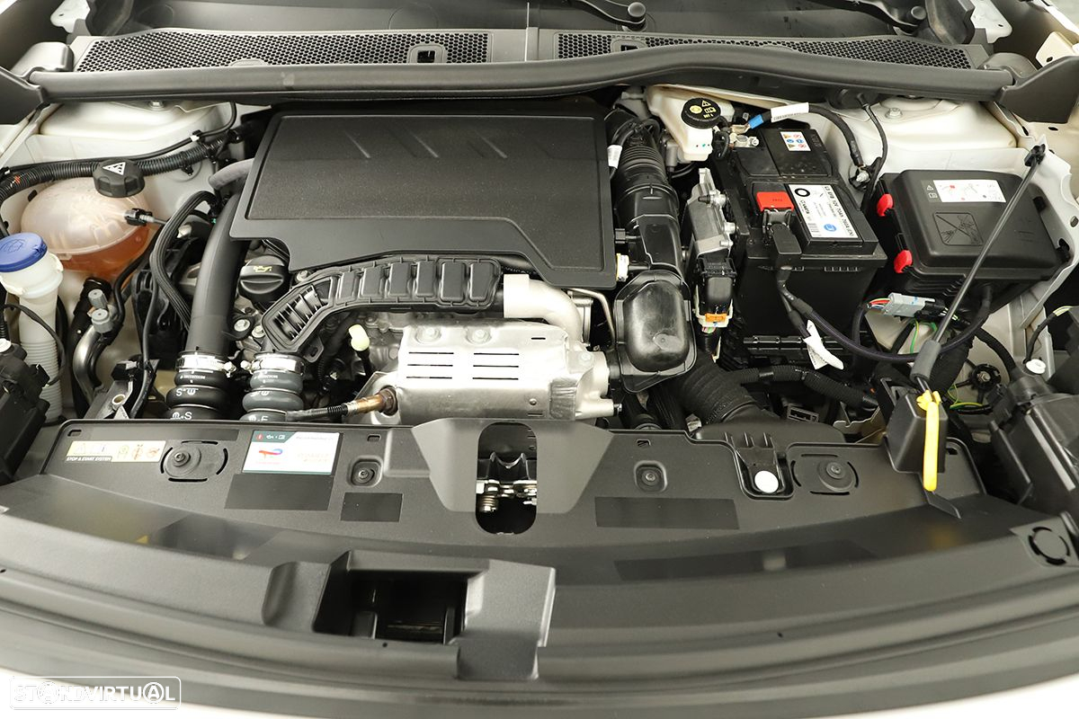 Peugeot 2008 1.2 PureTech Allure - 24