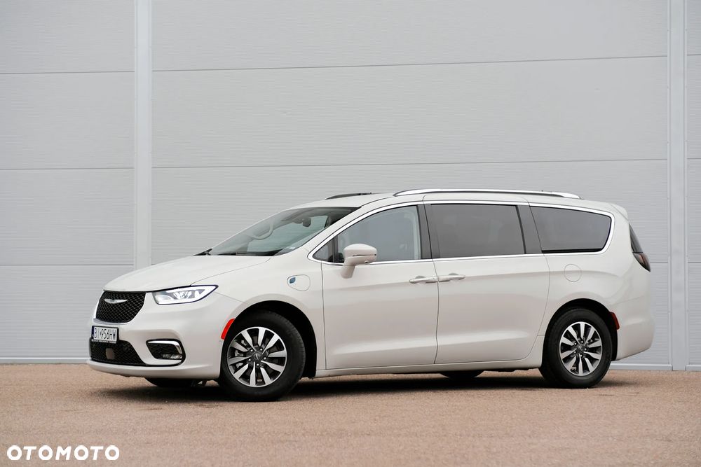 Chrysler Pacifica - 3