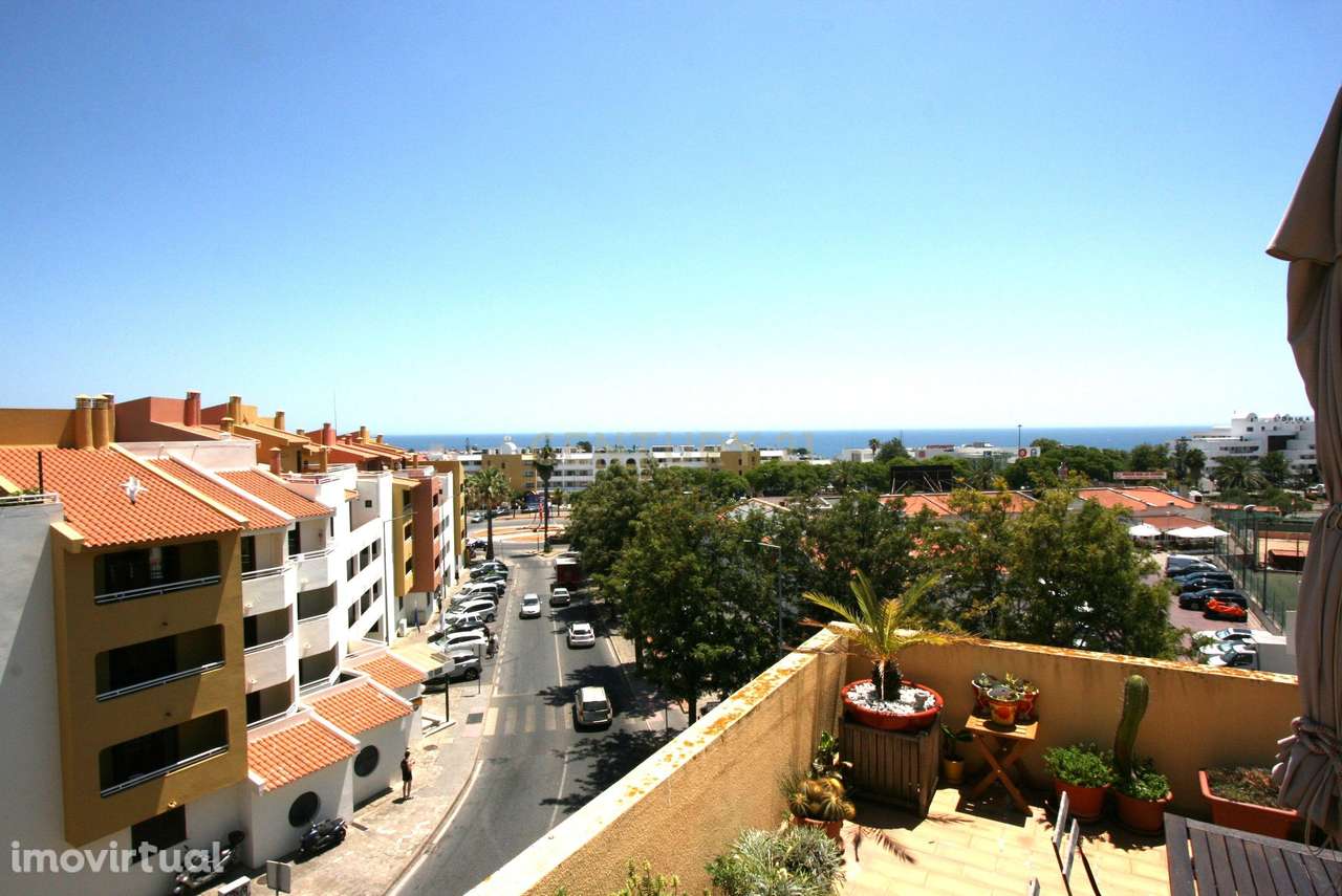 Apartamento duplex T1+1 com 3 varandas espaçosas e vista mar no centro - Grande imagem: 2/25