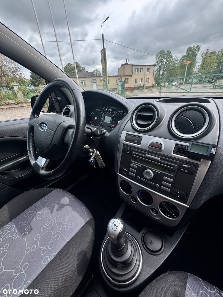 Ford Fiesta 1.4 - 9