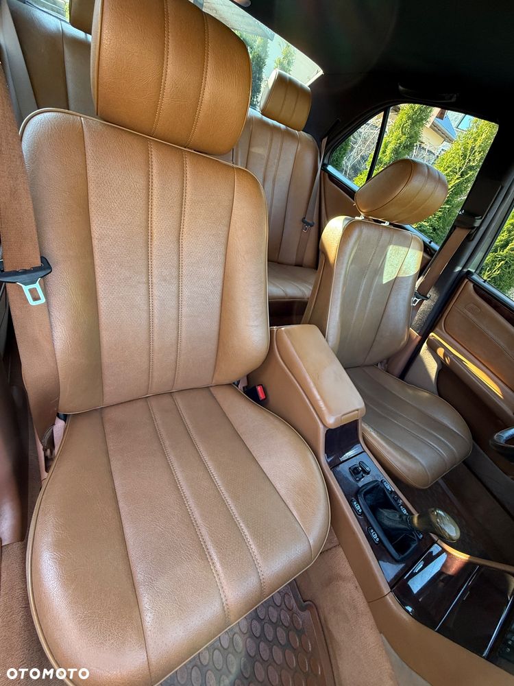 Mercedes-Benz Klasa E - 12