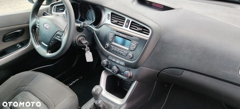 Kia Ceed - 21