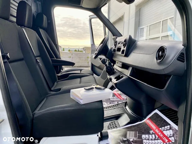 Mercedes-Benz Sprinter - 9